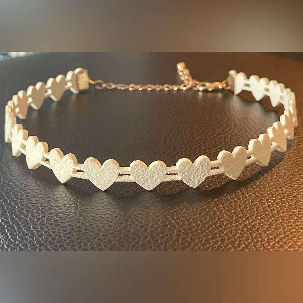 White Heart Design Aesthetic Choker Necklace With Extender Chain